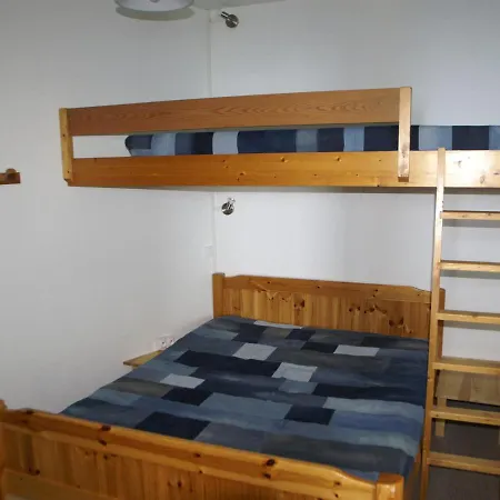 Apartment 3 Pieces Au Pied Des Pistes Avec Balcon - 2 Chambres, Parking, Appareil A Raclette - Fr-1-557-5 *