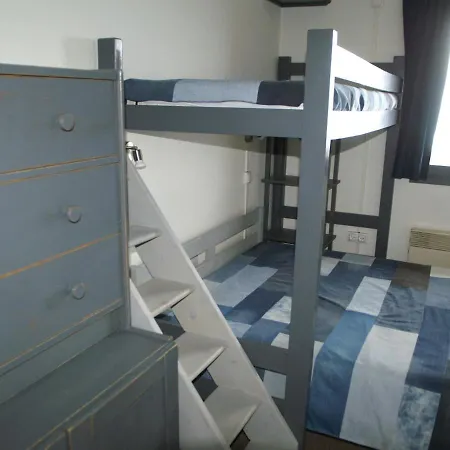 Apartment 3 Pieces Au Pied Des Pistes Avec Balcon - 2 Chambres, Parking, Appareil A Raclette - Fr-1-557-5
